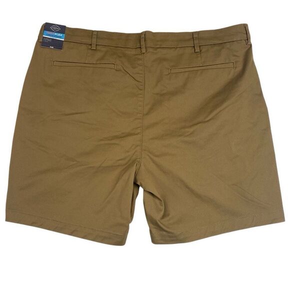 NWT Men’s Classic Fit Stretch Comfort Shorts Brown Size 38 with 7 Inch Inseam - Picture 2 of 5